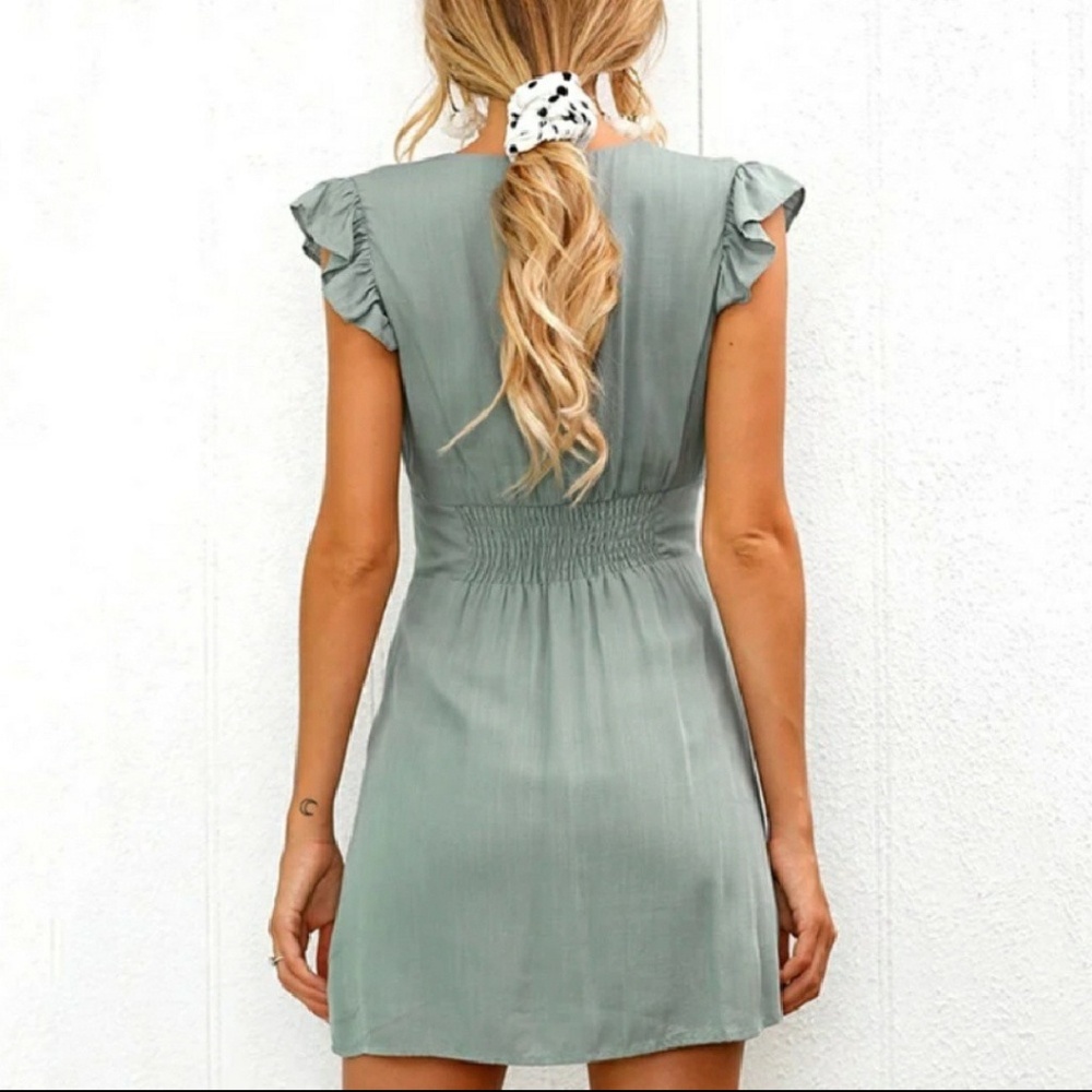 💮Dusty Green Buttoned-Up Dress - Picture 3 of 7